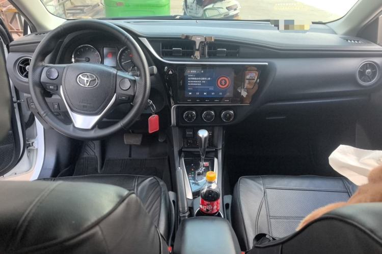 Used Toyota Corolla 2017 Revised Version 1.2T S-CVT GL-i Center Console