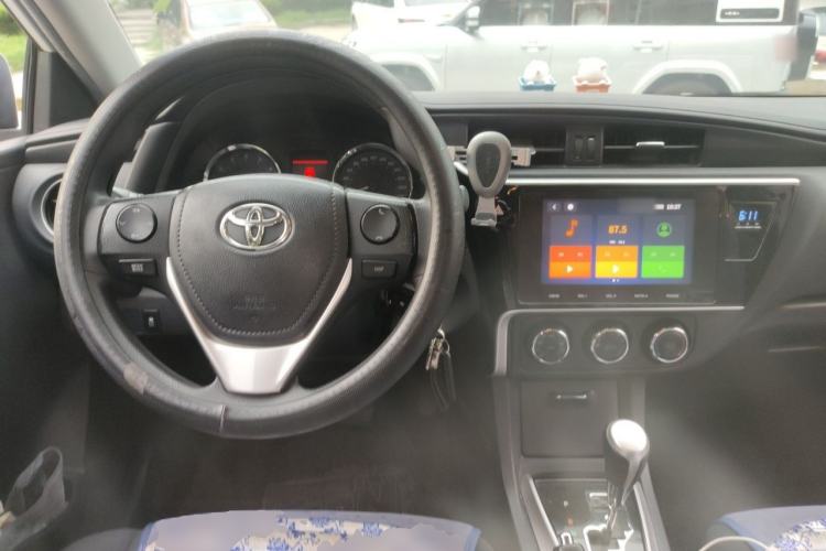 Used Toyota Corolla 2017 Revised Version 1.2T S-CVT GL-i Center Console