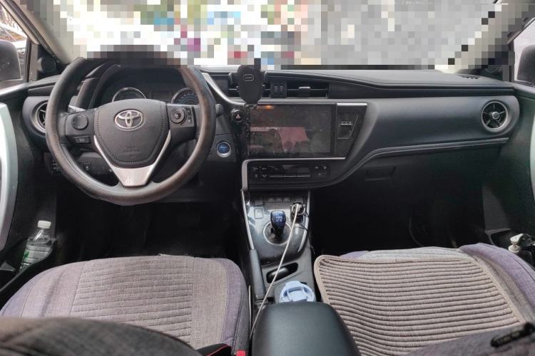 Used Toyota Corolla 2017 Revised Dual-Engine 1.8L E-CVT Leading Edition Center Console