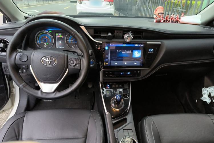 Used Toyota Corolla 2017 Revised Dual-Engine 1.8L E-CVT Elite Edition Center Console