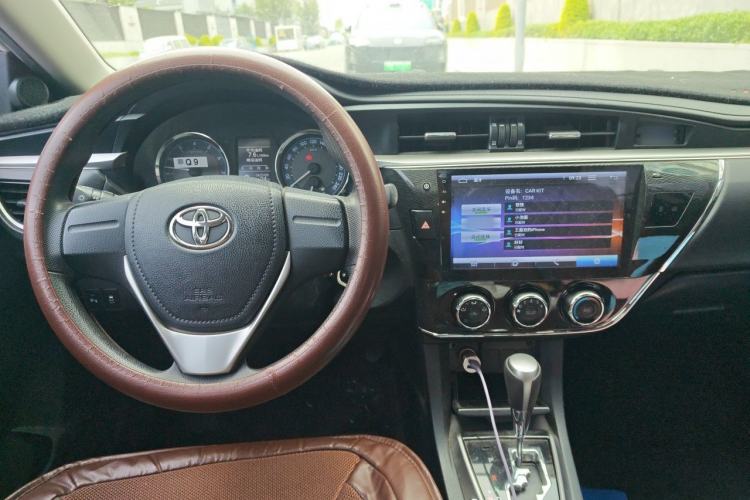 Used Toyota Corolla 2017 1.2T CVT GL-i Center Console