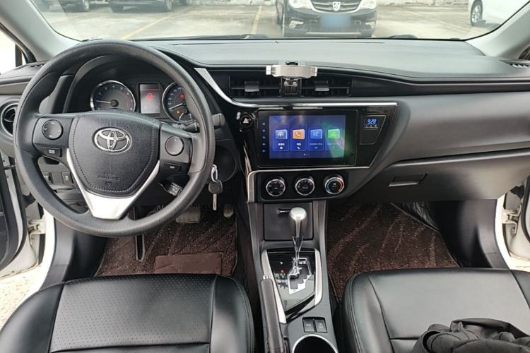 Used Toyota Corolla 2017 Revised Version 1.2T S-CVT GL-i Center Console
