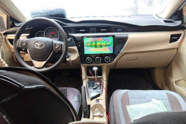 Used Toyota Corolla 2017 1.6L CVT GL Center Console