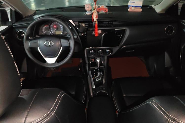 Used Toyota Corolla 2017 Revised Version 1.2T S-CVT GL Center Console