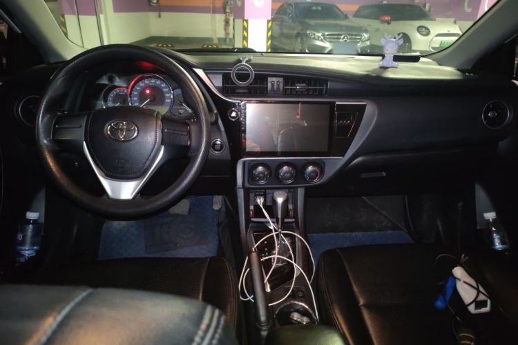Used Toyota Corolla 2017 Revised Version 1.2T S-CVT GL Center Console