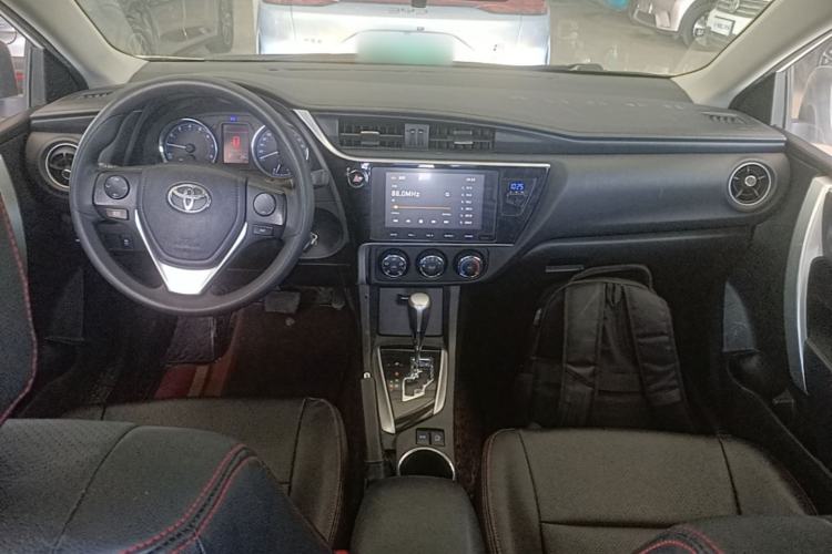 Used Toyota Corolla 2017 Revised Version 1.2T S-CVT GL-i Center Console