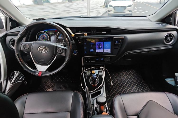 Used Toyota Corolla 2017 Revised Dual-Engine 1.8L E-CVT Leading Edition Center Console