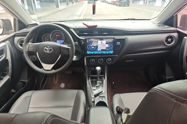 Used Toyota Corolla 2017 Revised Version 1.2T S-CVT GL Center Console