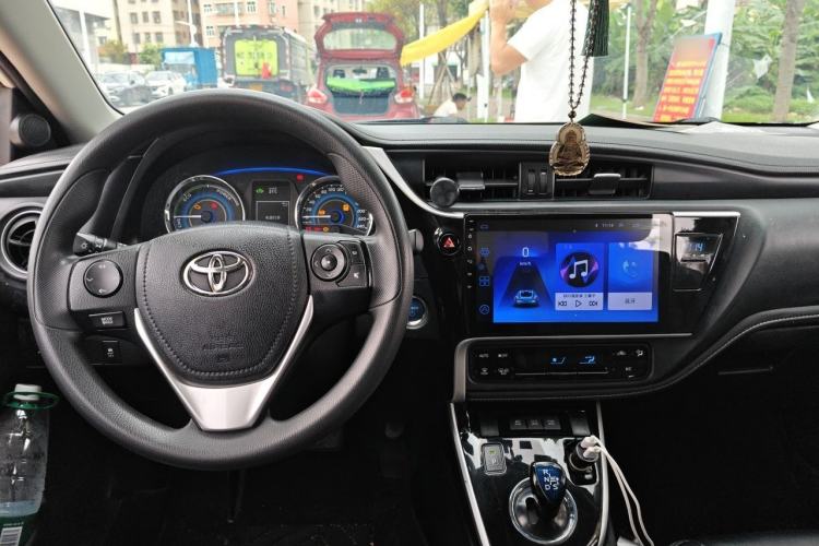 Used Toyota Corolla 2017 Revised Dual-Engine 1.8L E-CVT Leading Edition Center Console