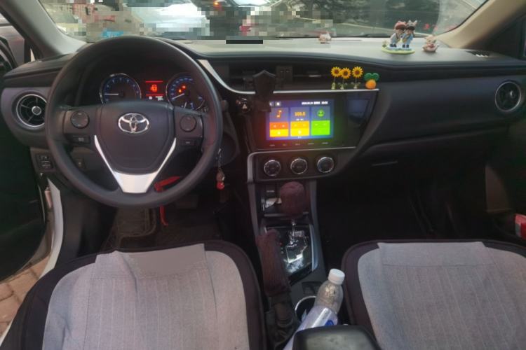 Used Toyota Corolla 2017 Revised Version 1.2T S-CVT GL-i Center Console