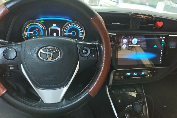 Used Toyota Corolla 2017 Revised Dual-Engine 1.8L E-CVT Elite Edition Center Console