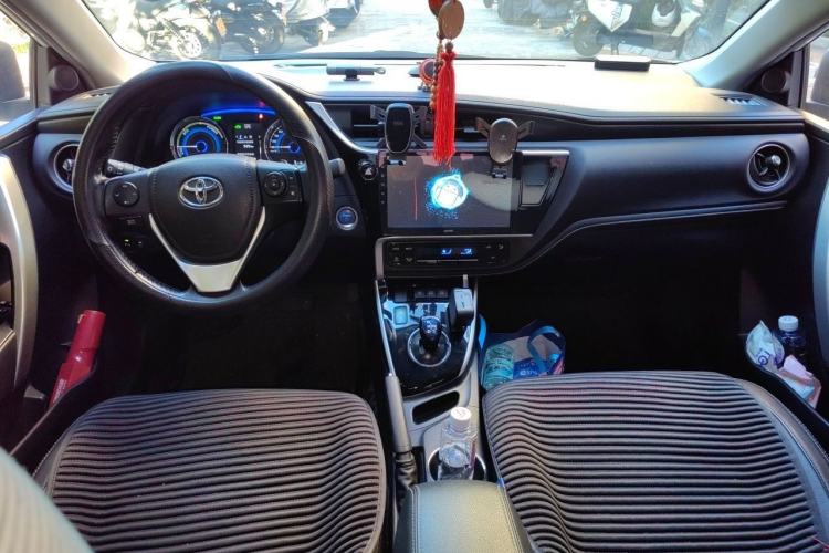 Used Toyota Corolla 2017 Revised Dual-Engine 1.8L E-CVT Elite Edition Center Console