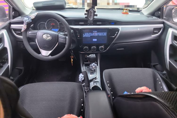 Used Toyota Corolla 2017 Revised Version 1.6L S-CVT GL Center Console