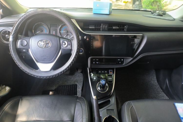 Used Toyota Corolla 2017 Revised Dual-Engine 1.8L E-CVT Elite Edition Center Console