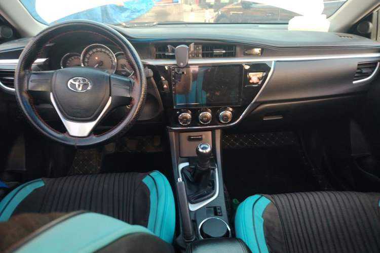 Used Toyota Corolla 2017 Revised Version 1.6L Manual GL Center Console