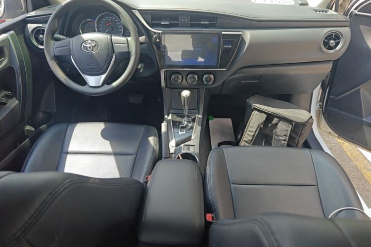 Used Toyota Corolla 2017 Revised Version 1.2T S-CVT GL Center Console