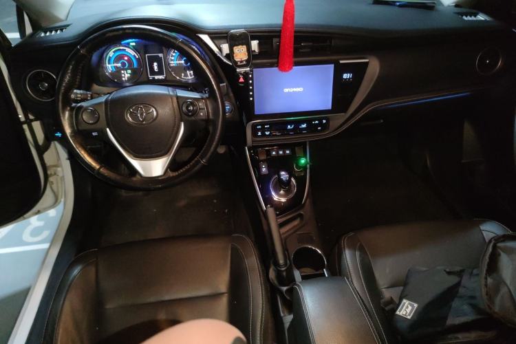 Used Toyota Corolla 2017 Revised Dual-Engine 1.8L E-CVT Elite Edition Center Console