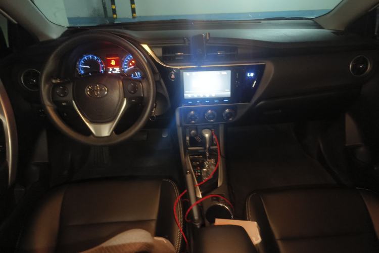 Used Toyota Corolla 2017 Revised Version 1.2T S-CVT GL-i Center Console