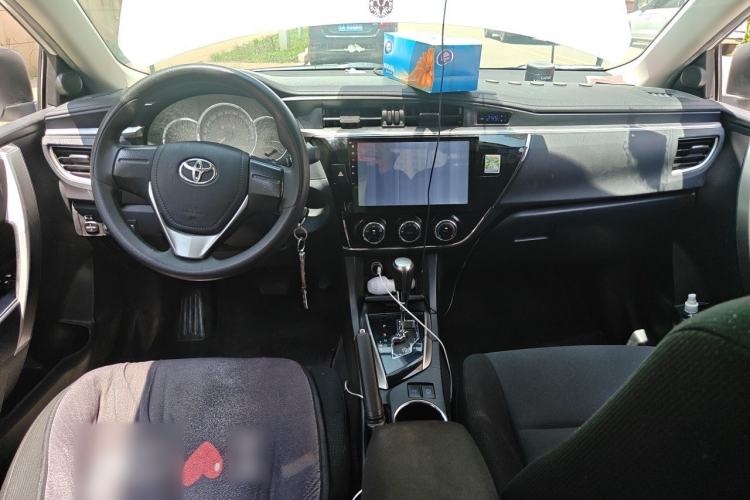 Used Toyota Corolla 2017 1.2T CVT GL Center Console
