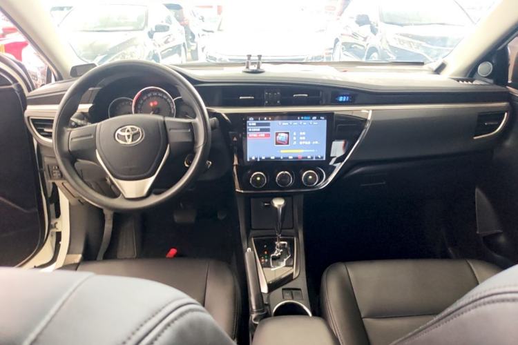 Used Toyota Corolla 2017 1.6L CVT GL Center Console