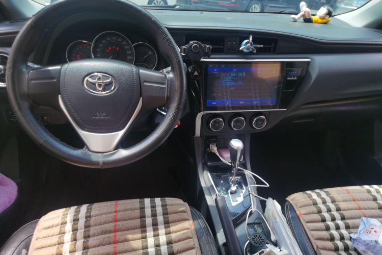 Used Toyota Corolla 2017 1.2T CVT GL Center Console