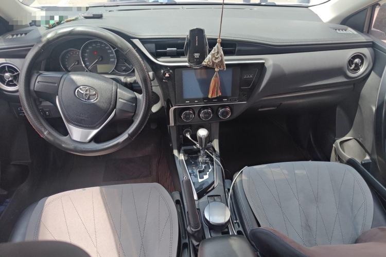 Used Toyota Corolla 2017 Revised Version 1.2T S-CVT GL Center Console