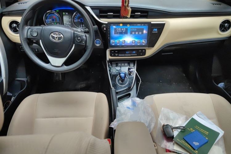 Used Toyota Corolla 2017 Revised Dual-Engine 1.8L E-CVT Leading Edition Center Console