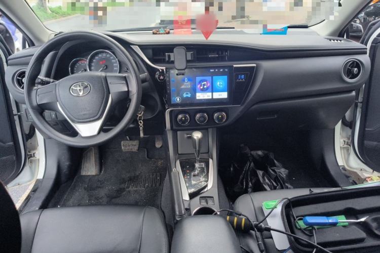 Used Toyota Corolla 2017 Revised Version 1.2T S-CVT GL Center Console