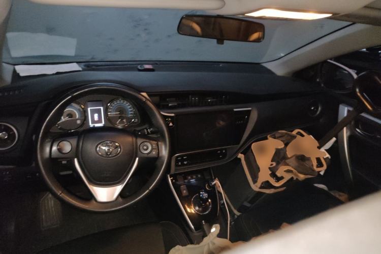 Used Toyota Corolla 2017 Revised Dual-Engine 1.8L E-CVT Elite Edition Center Console