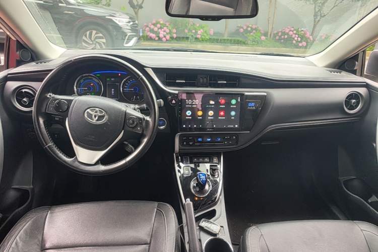 Used Toyota Corolla 2017 Revised Dual-Engine 1.8L E-CVT Luxury Edition Center Console
