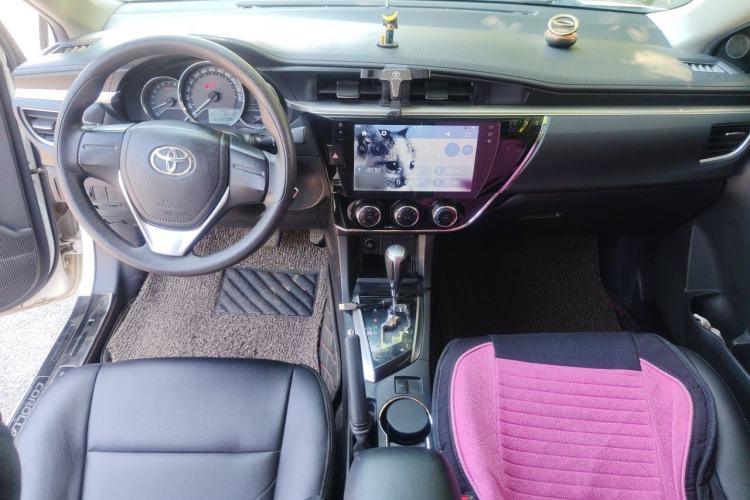 Used Toyota Corolla 2017 1.6L CVT GL Center Console