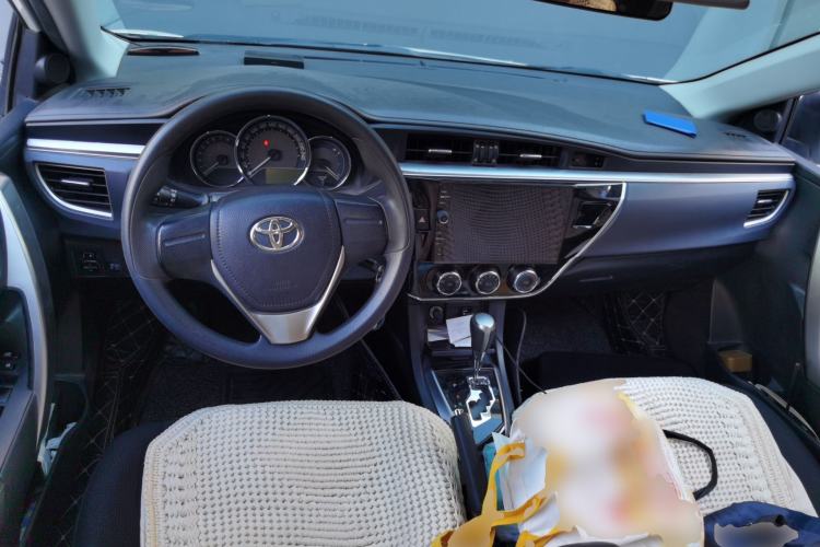 Used Toyota Corolla 2017 1.2T CVT GL Center Console