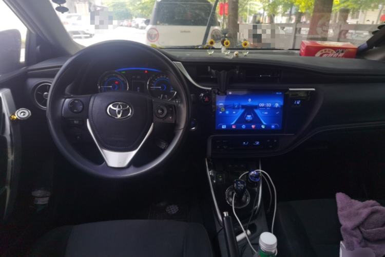 Used Toyota Corolla 2017 Revised Dual-Engine 1.8L E-CVT Leading Edition Center Console