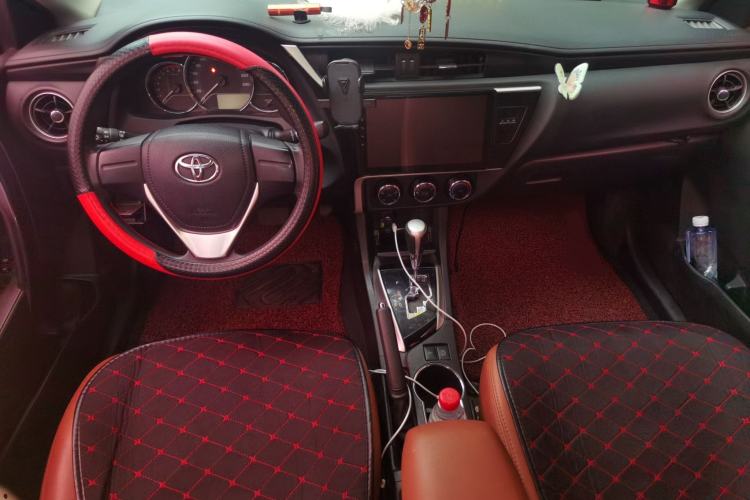 Used Toyota Corolla 2017 Revised Version 1.2T S-CVT GL Center Console