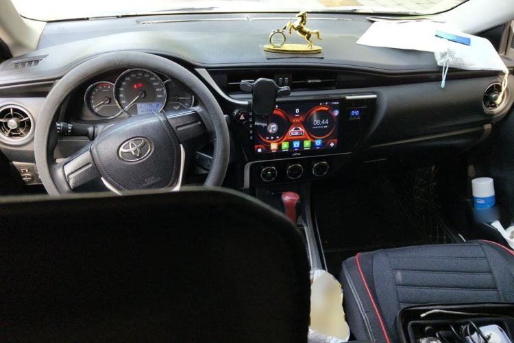 Used Toyota Corolla 2017 1.2T CVT GL Center Console
