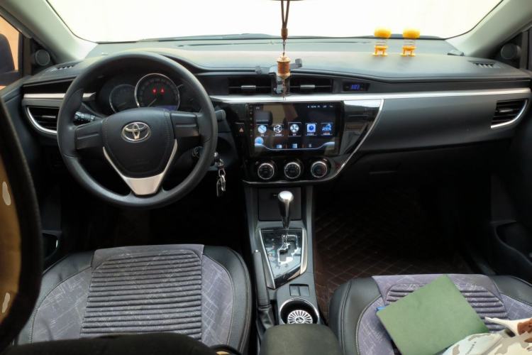 Used Toyota Corolla 2017 Revised Version 1.6L S-CVT GL Center Console