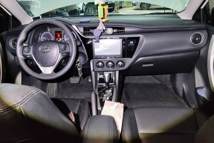 Used Toyota Corolla 2017 1.2T CVT GL-i Leather Edition Center Console