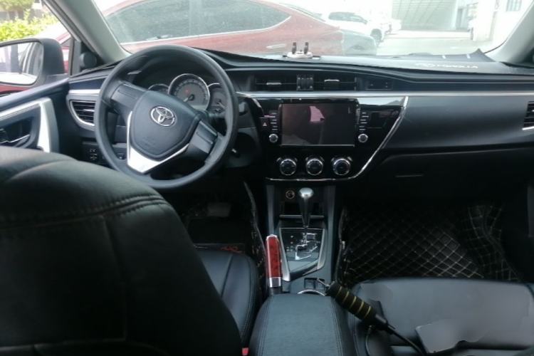 Used Toyota Corolla 2017 1.2T CVT GL Center Console