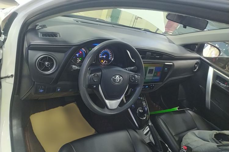 Used Toyota Corolla 2017 Revised Dual-Engine 1.8L E-CVT Leading Edition Center Console