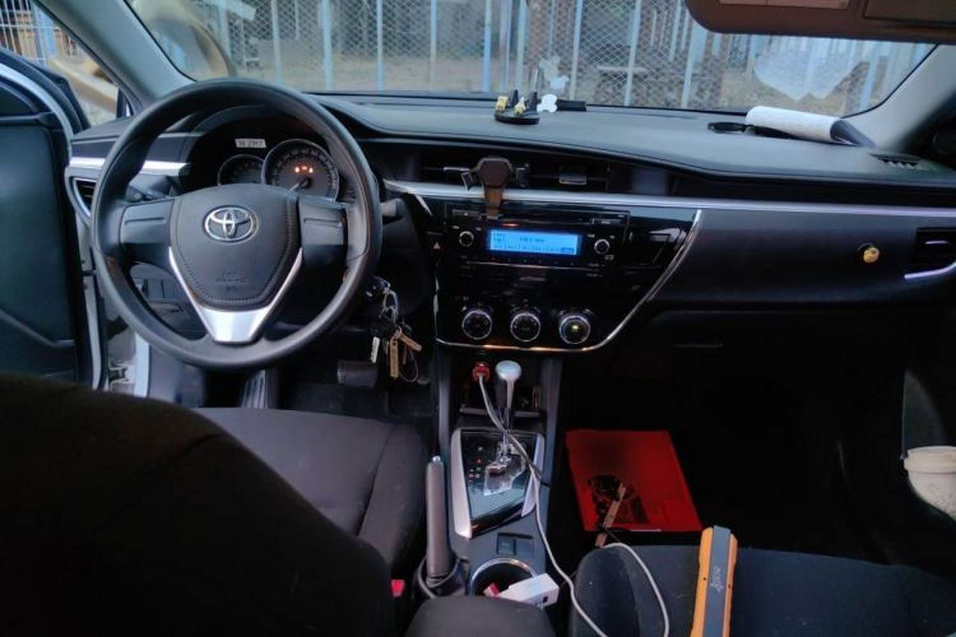 Used Toyota Corolla 2017 Revised Version 1.6L S-CVT GL Center Console