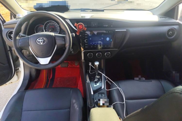 Used Toyota Corolla 2017 Revised Version 1.2T S-CVT GL Center Console