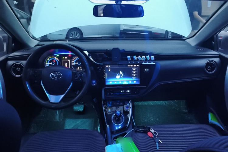 Used Toyota Corolla 2017 Revised Dual-Engine 1.8L E-CVT Leading Edition Center Console