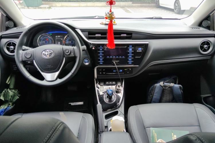 Used Toyota Corolla 2017 Revised Dual-Engine 1.8L E-CVT Elite Edition Center Console