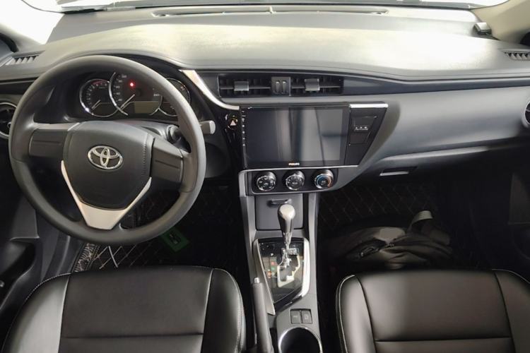 Used Toyota Corolla 2017 Revised Version 1.2T S-CVT GL Center Console