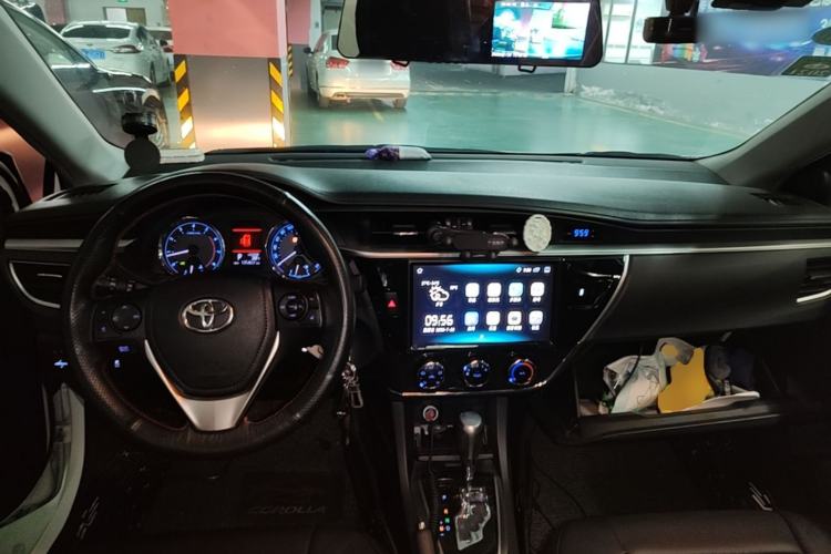 Used Toyota Corolla 2017 1.2T CVT GL-i Center Console
