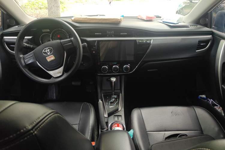 Used Toyota Corolla 2017 1.2T CVT GL Center Console