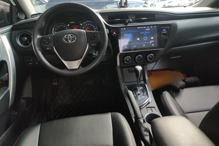 Used Toyota Corolla 2017 Revised Version 1.2T S-CVT GL-i Center Console