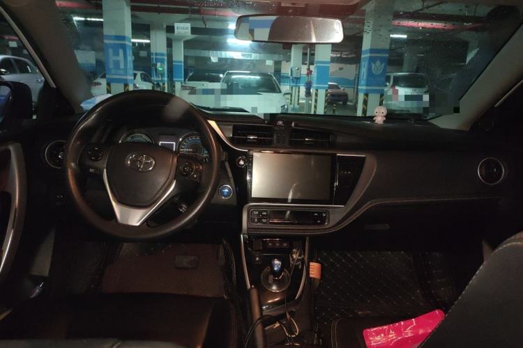 Used Toyota Corolla 2017 Revised Dual-Engine 1.8L E-CVT Leading Edition Center Console