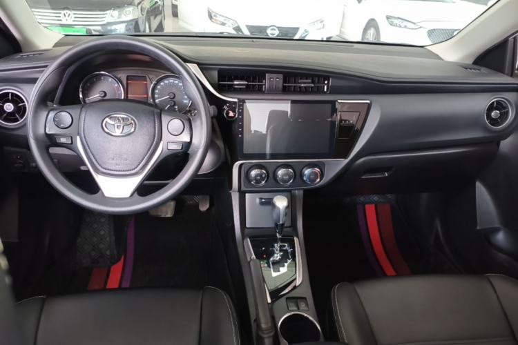 Used Toyota Corolla 2017 Revised Version 1.2T S-CVT GL-i Center Console