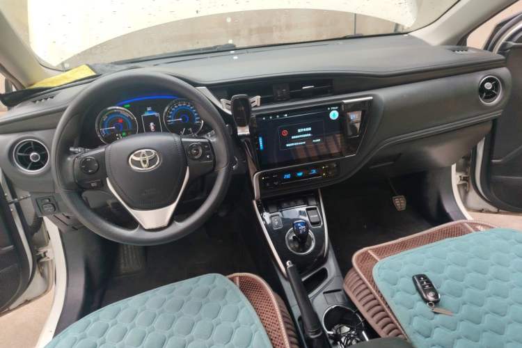 Used Toyota Corolla 2017 Revised Dual-Engine 1.8L E-CVT Leading Edition Center Console